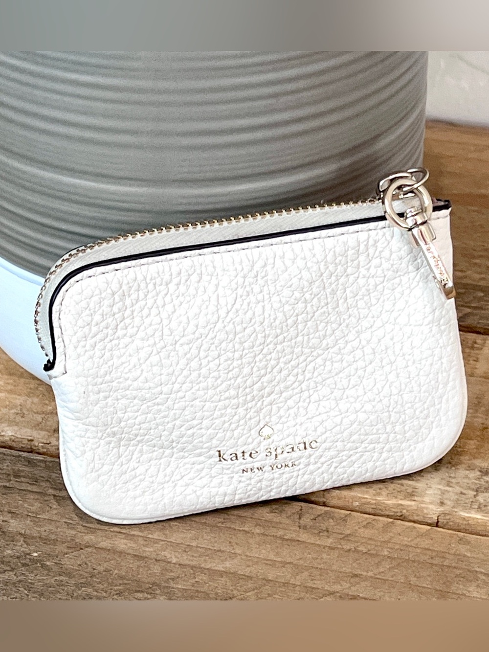 Kate Spade Rosie White Pebbled Leather Mini Clip-On Coin Pouch Wallet 4x3 - Picture 1 of 7